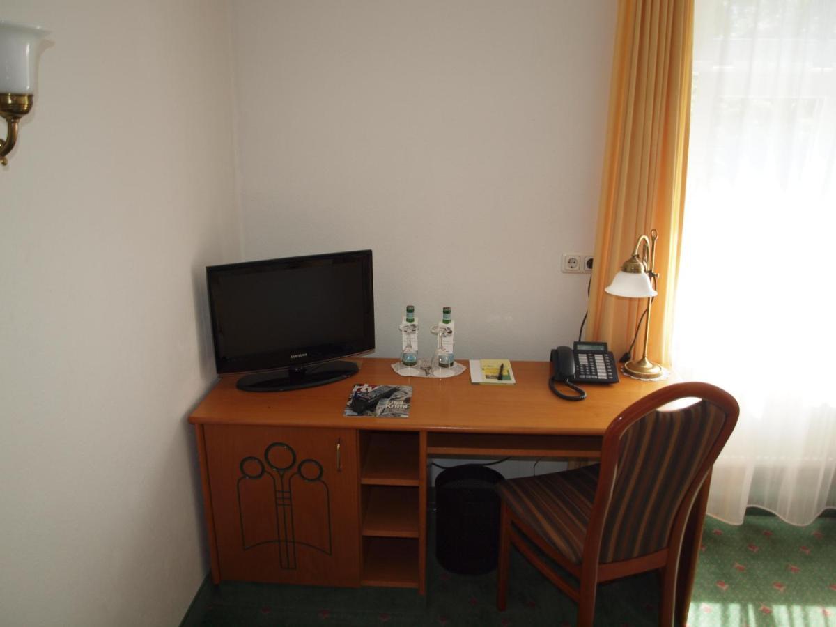 Hotel & Restaurant Bellevue Schmoelln Ngoại thất bức ảnh